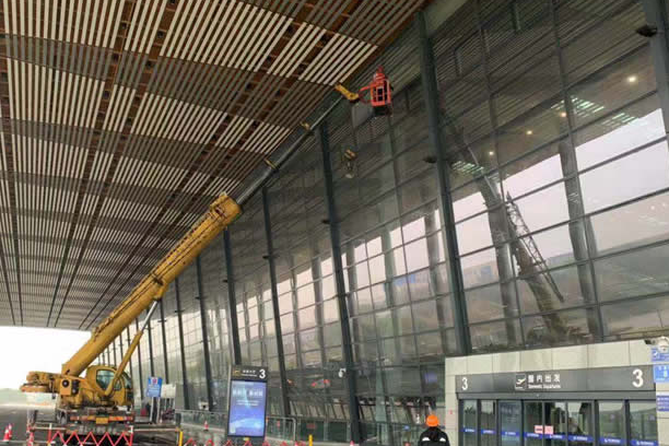 黄石玻璃幕墙维护和保养